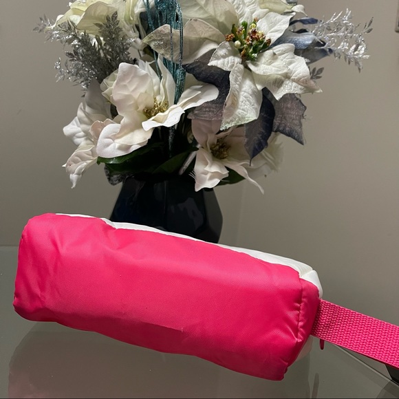 Brand New Addidas Makeup Bag - Picture 5 of 10